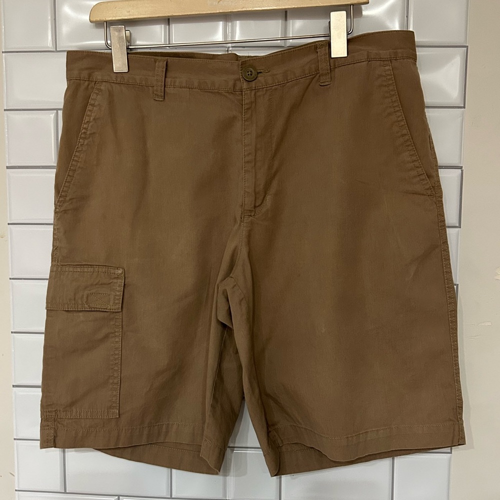 Columbia Men’s Cargo Shorts Size 34w/ 38L